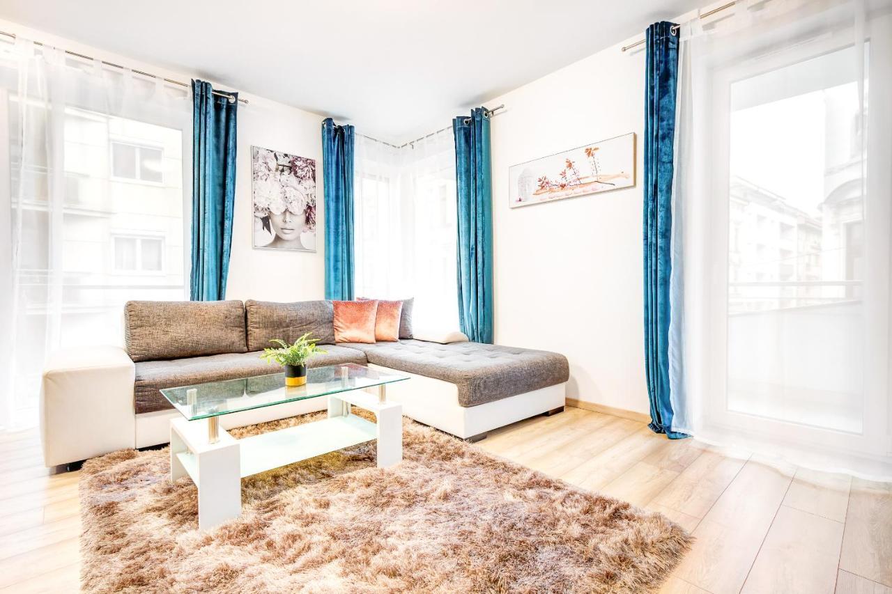 Modern Apartment With Free Garage And Balcony In The Downtown Budapesta Exterior foto