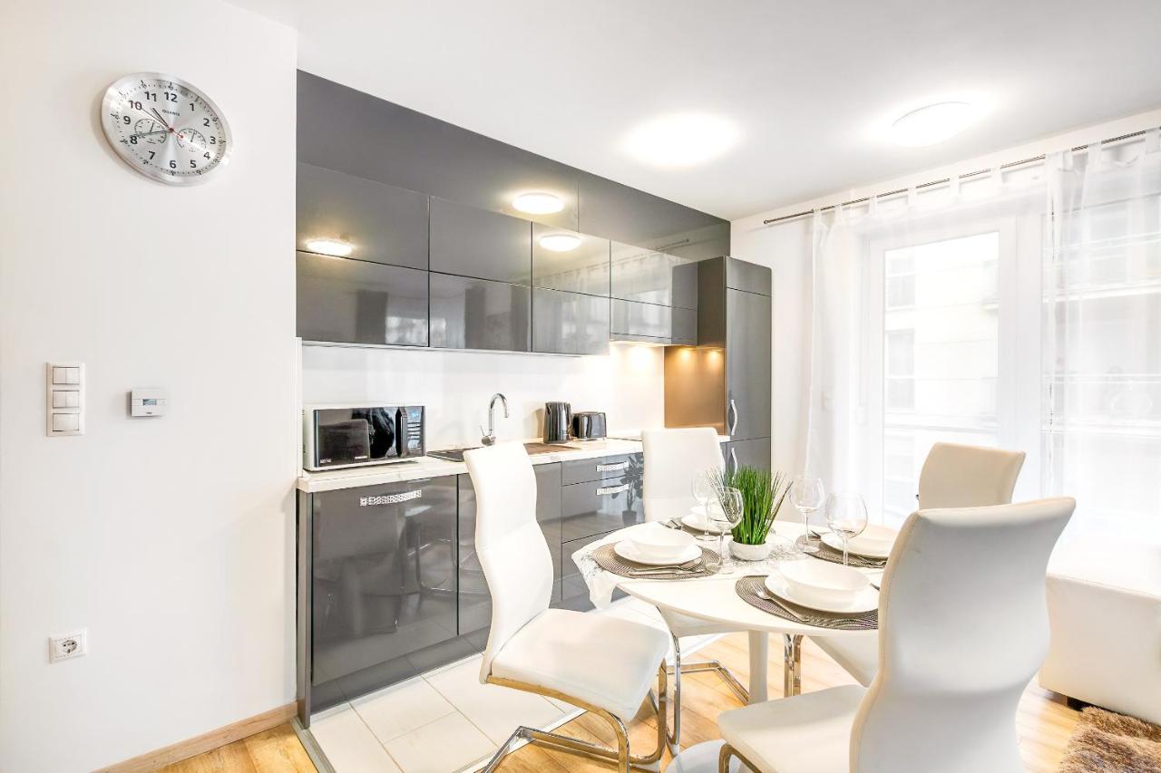 Modern Apartment With Free Garage And Balcony In The Downtown Budapesta Exterior foto