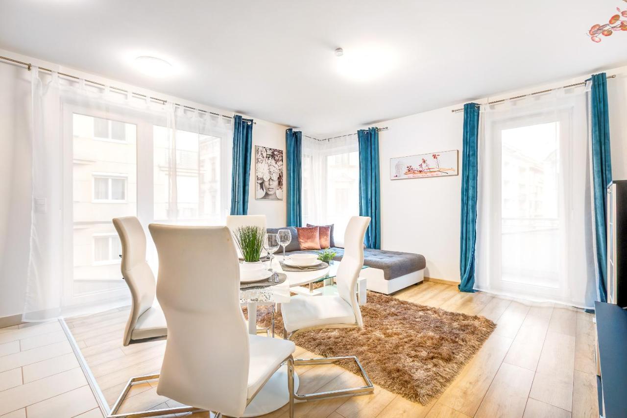 Modern Apartment With Free Garage And Balcony In The Downtown Budapesta Exterior foto
