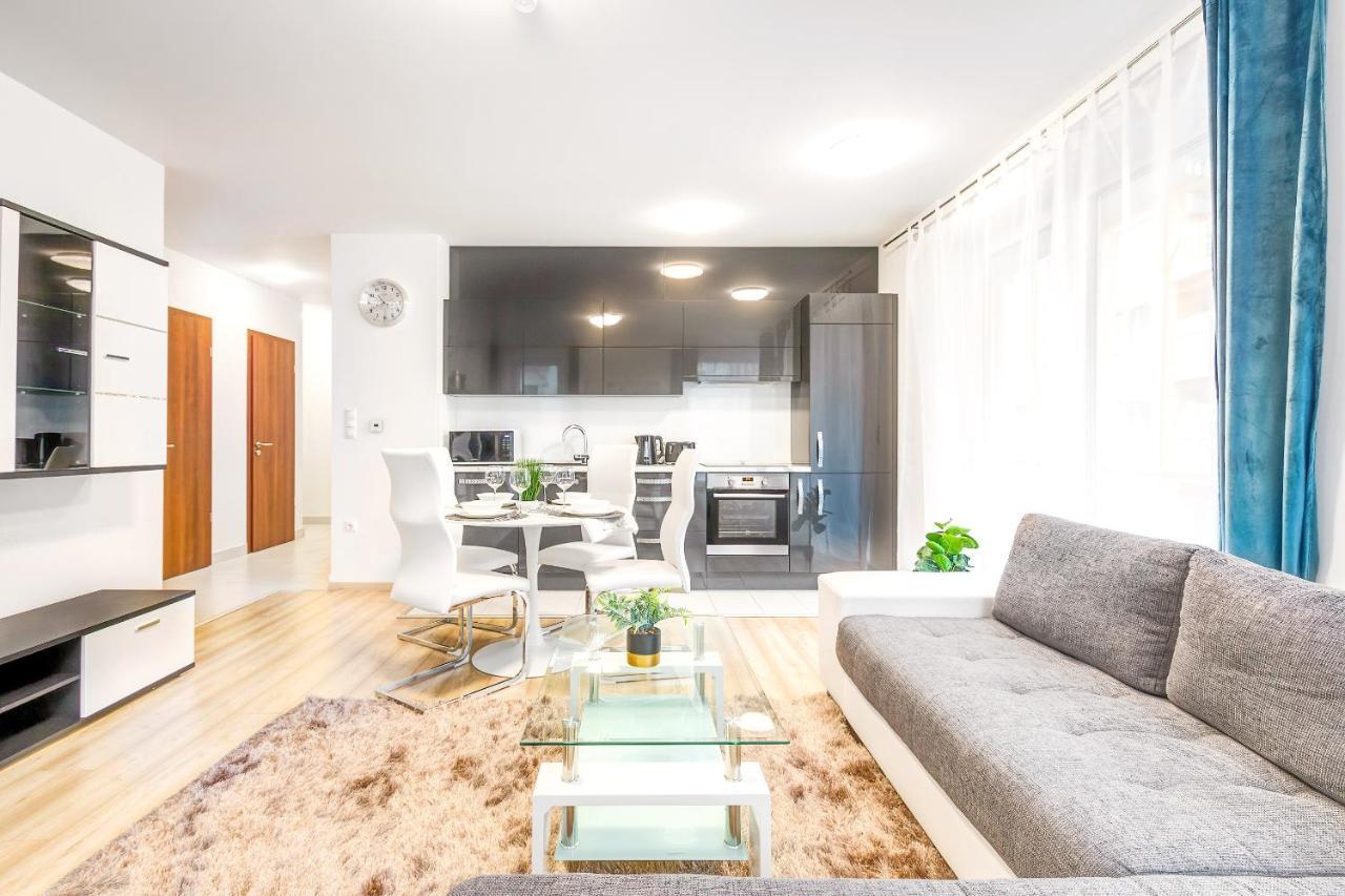 Modern Apartment With Free Garage And Balcony In The Downtown Budapesta Exterior foto