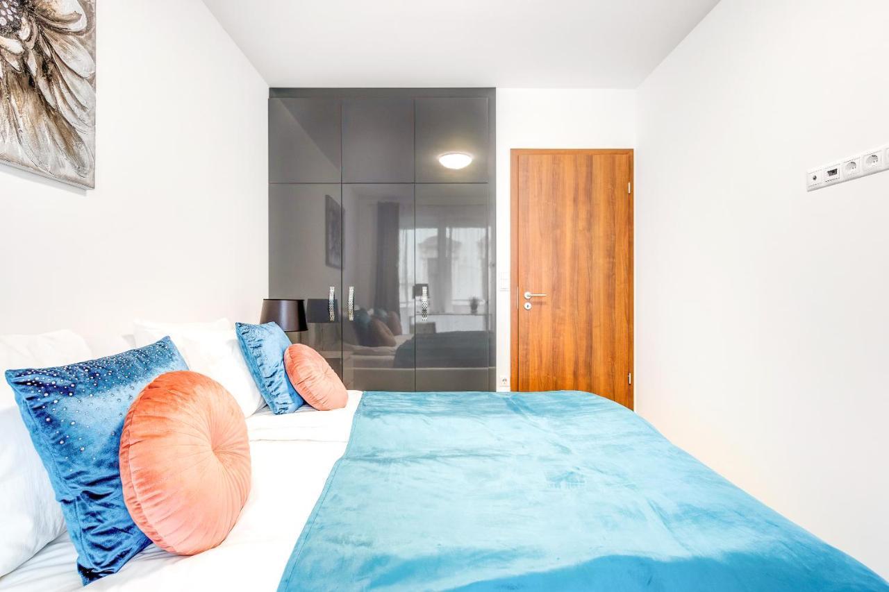 Modern Apartment With Free Garage And Balcony In The Downtown Budapesta Exterior foto