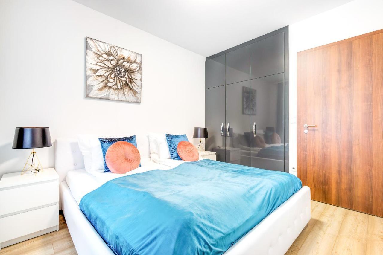 Modern Apartment With Free Garage And Balcony In The Downtown Budapesta Exterior foto