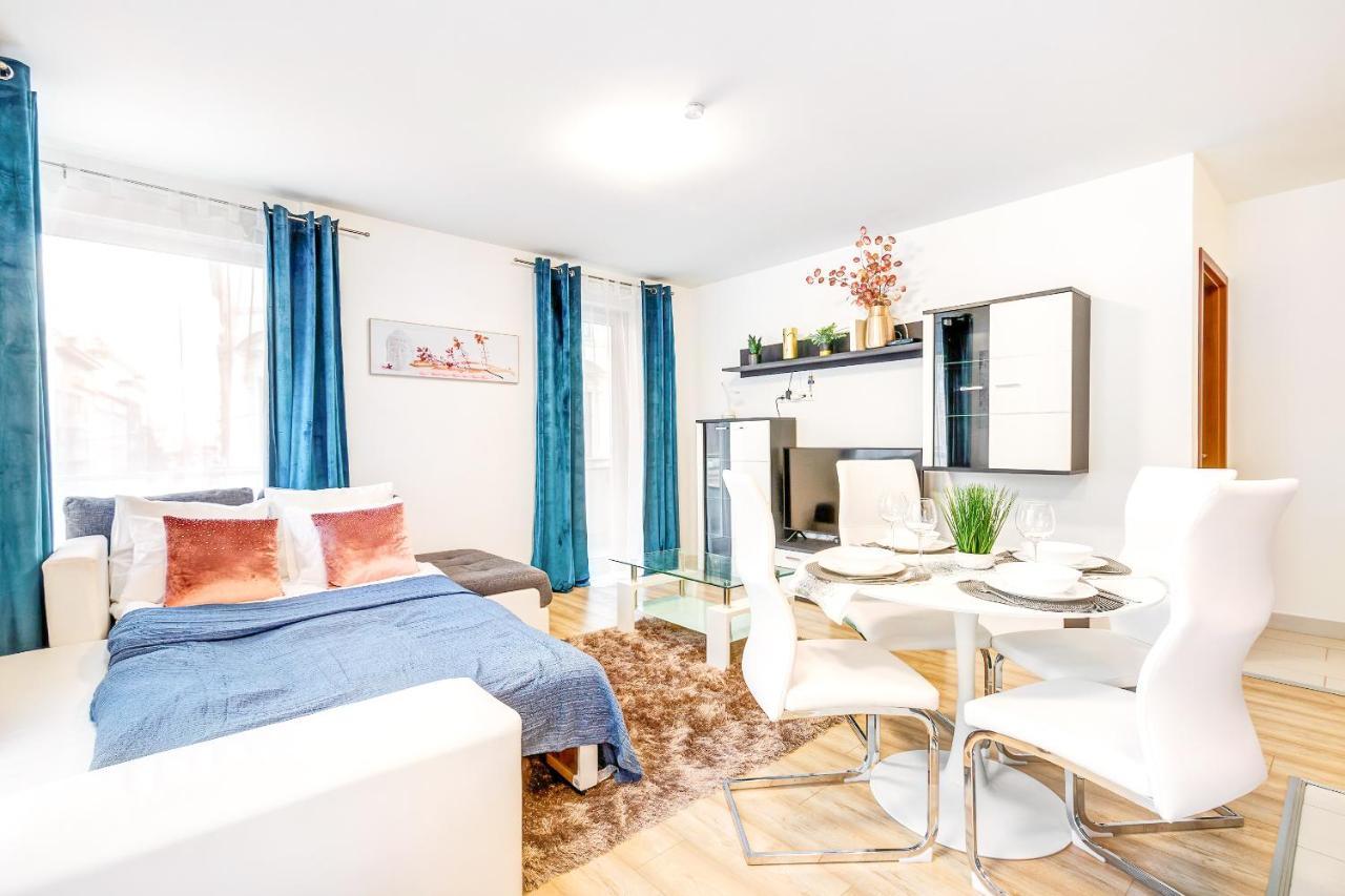 Modern Apartment With Free Garage And Balcony In The Downtown Budapesta Exterior foto
