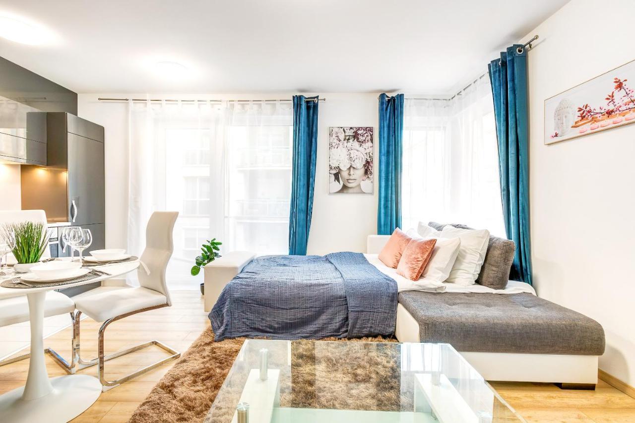 Modern Apartment With Free Garage And Balcony In The Downtown Budapesta Exterior foto