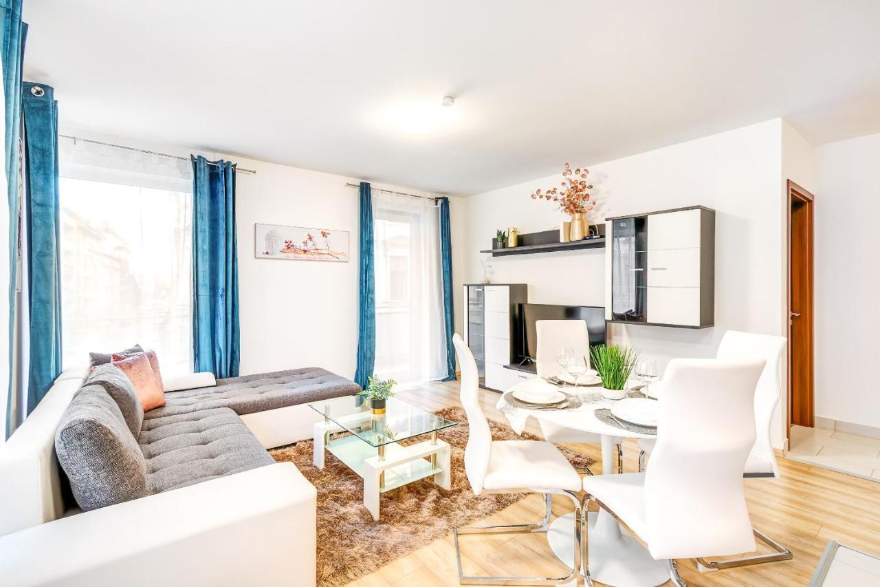 Modern Apartment With Free Garage And Balcony In The Downtown Budapesta Exterior foto